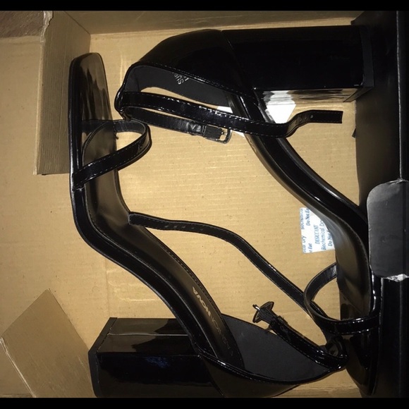 Fashion Nova Block Heels - Picture 4 of 7